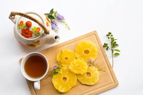 Zimski čaj od ananasa: Jača imunitet, poboljšava varenje i priprema telo za sezonu prehlada